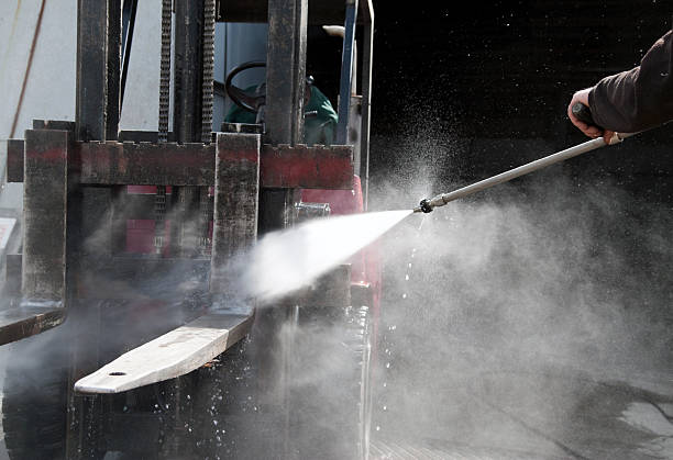 Best Sidewalk Pressure Washing  in Dubuque, IA